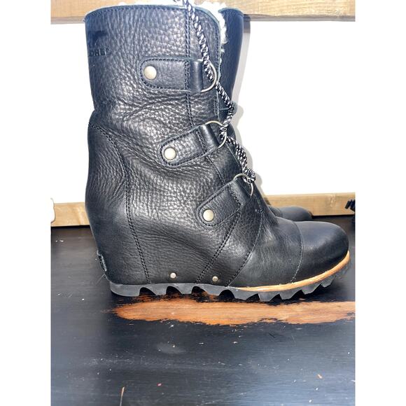 SOREL Joan Of Arctic Black Leather Wedge Boots Size 8 - Picture 3 of 5